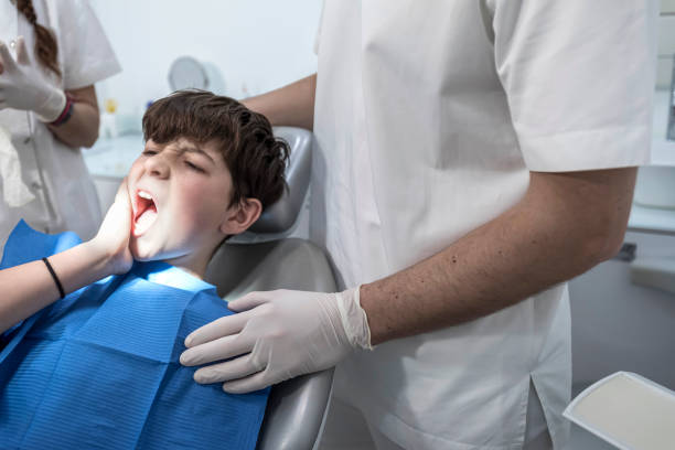 Best Weekend Emergency Dentist in Dewitt, IA
